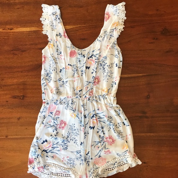 Kendall & Kylie floral romper - Picture 5 of 5